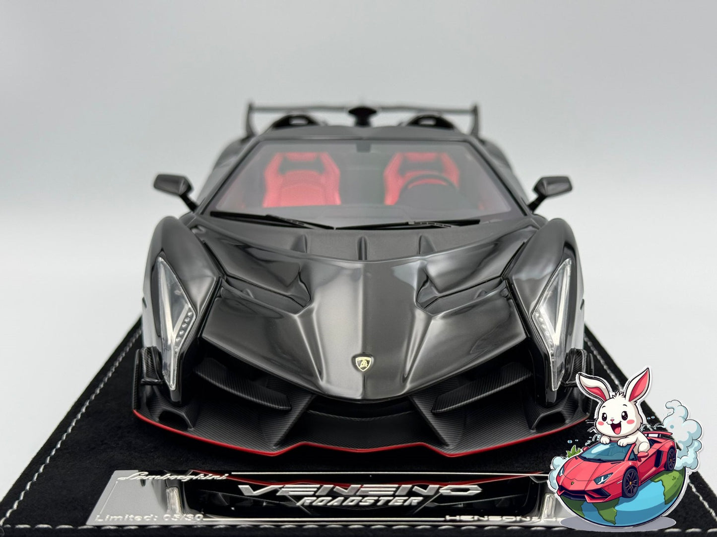 Henson & Heaven 1:18 Lamborghini Veneno Roadster (Diamond Black)