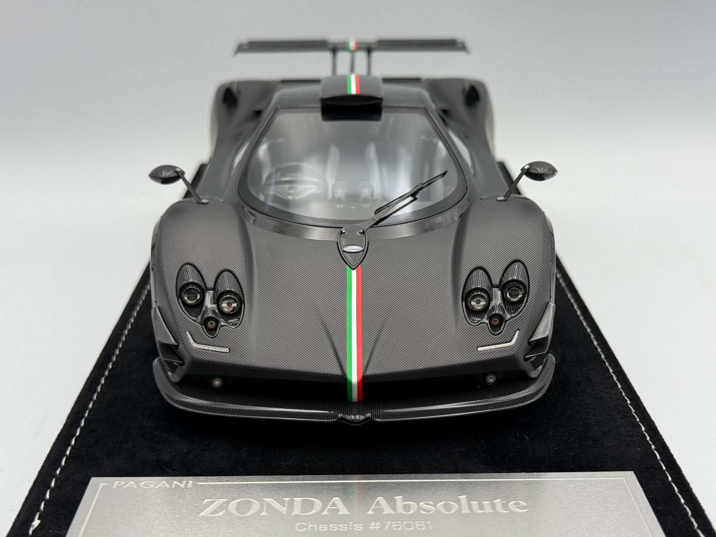 Henson & Heaven 1:18 Pagani Zonda Absolute