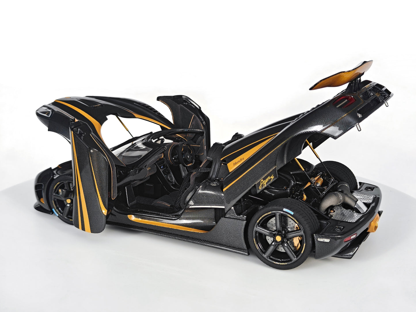 [PRE-ORDER] Frontiart 1:18 Koenigsegg Agera S Hundra