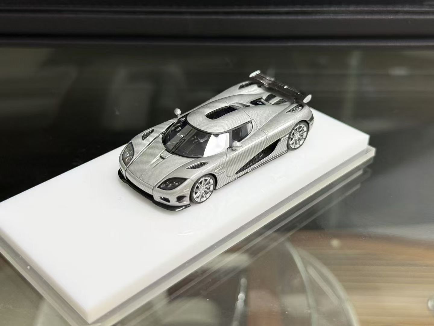 [PRE-ORDER] VMB 1:64 Koenigsegg CCX-R Trevita (Carbon Silver)