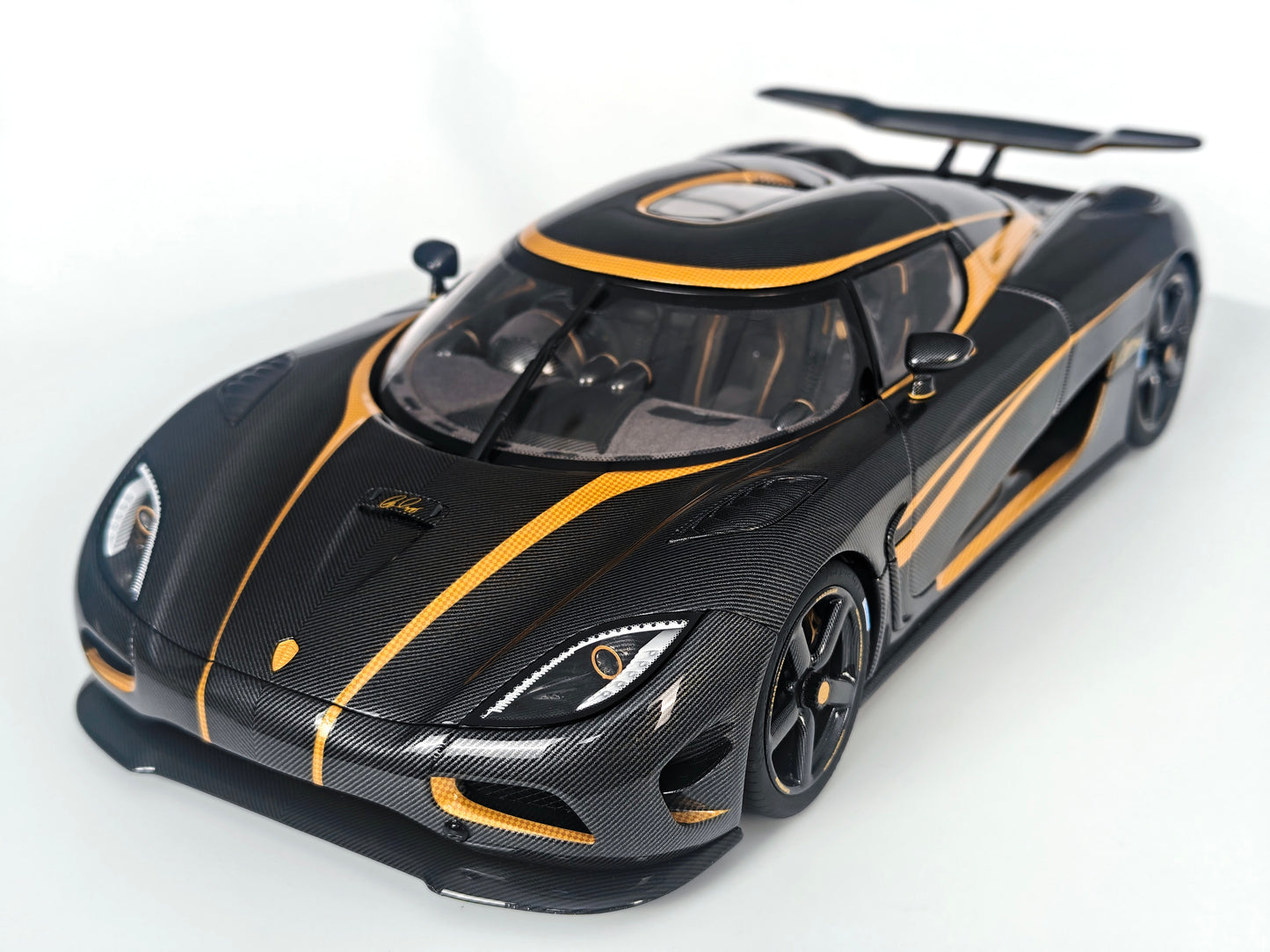 [PRE-ORDER] Frontiart 1:18 Koenigsegg Agera S Hundra
