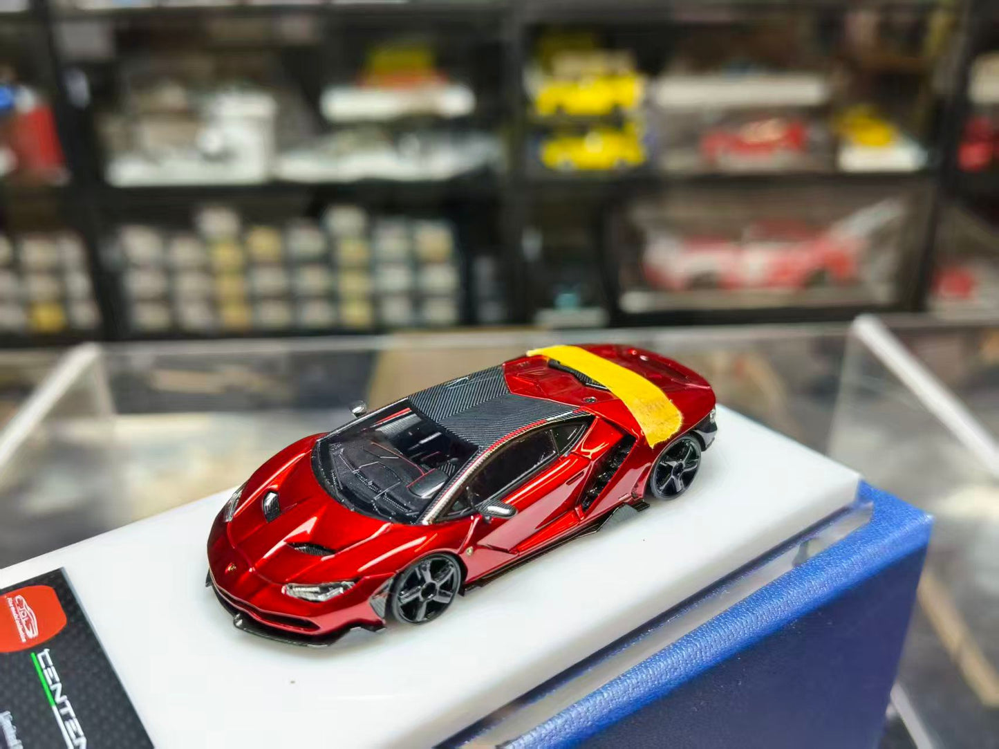 JDL 1:64 Lamborghini Centenario LP770-4 (Metallic Red)