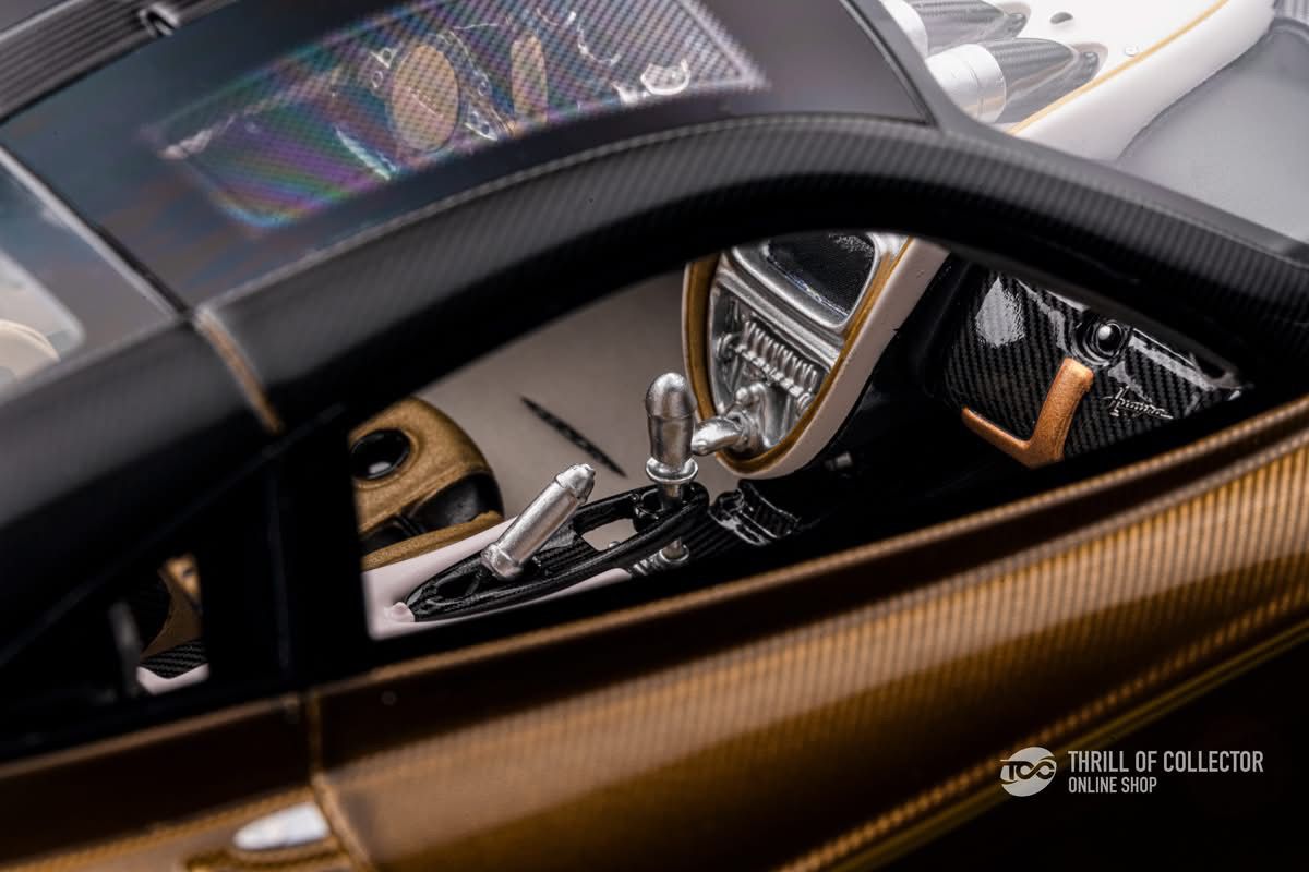 Thrill of Collector x FuelMe 1:18 Pagani Huayra Dinastia (Brown)