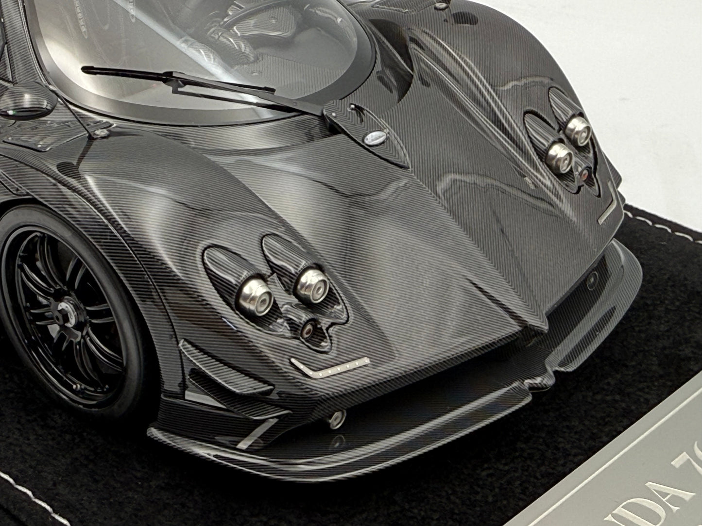 Henson & Heaven 1:18 Pagani Zonda 760RS