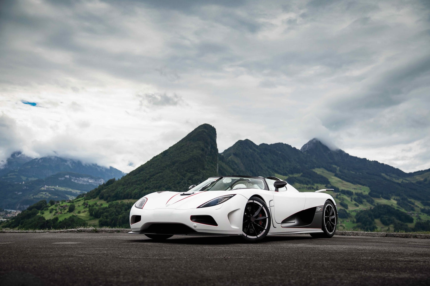 PREORDER VMB x Miniature Planet 1:18 Koenigsegg Agera R 'Speed Racer'