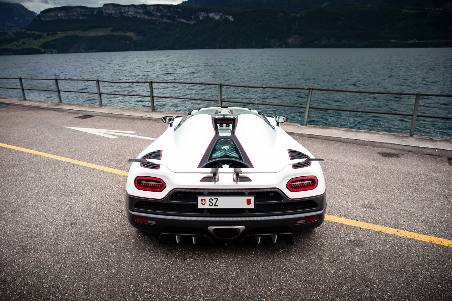 PREORDER VMB x Miniature Planet 1:18 Koenigsegg Agera R 'Speed Racer'