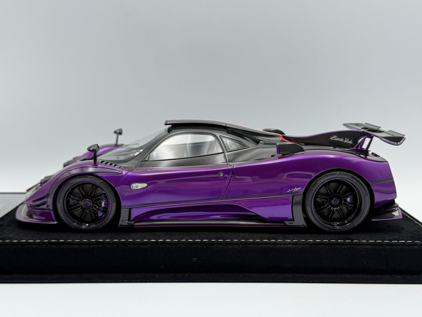 Henson & Heaven 1:18 Pagani Zonda 760 Viola