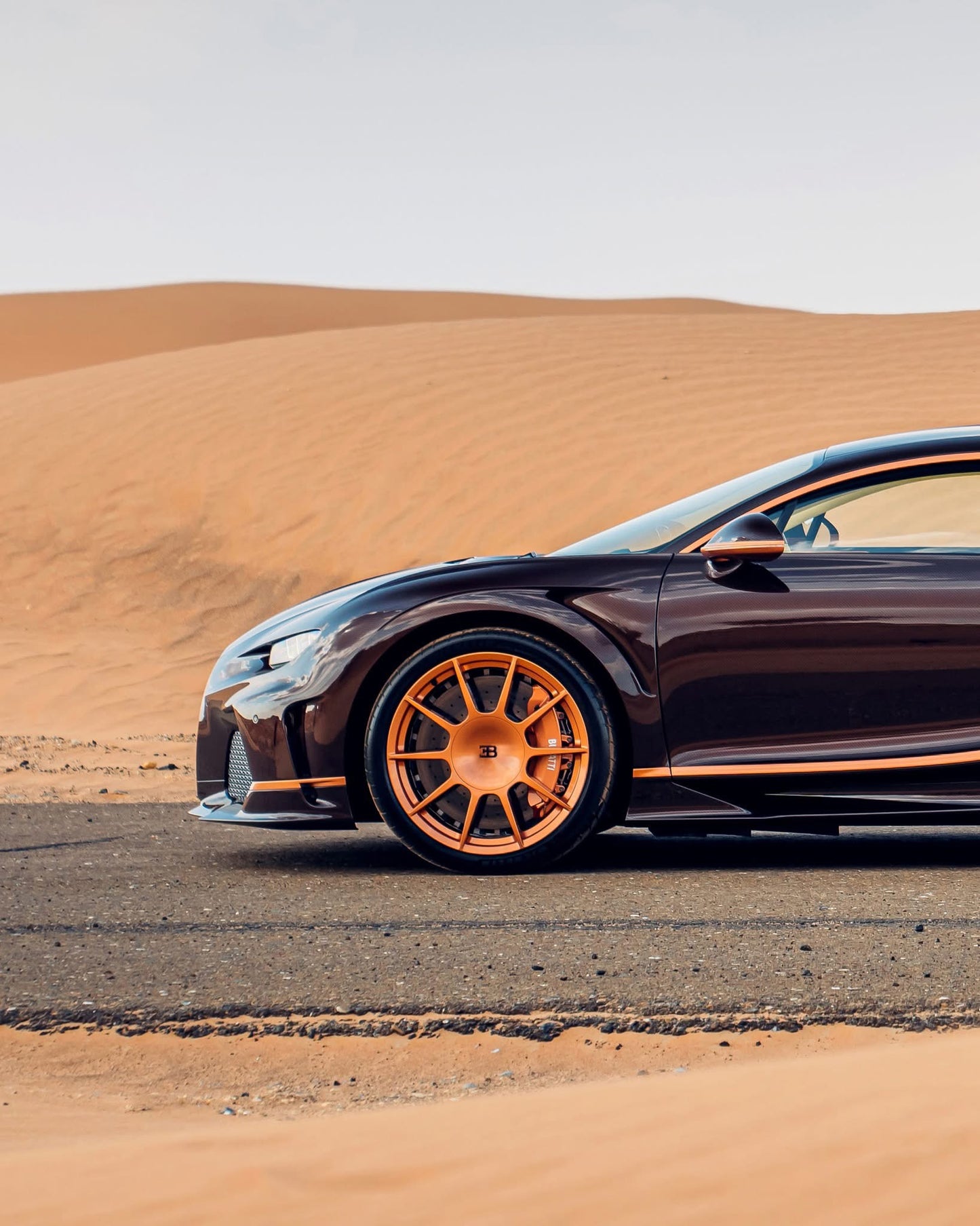 PREORDER Henson & Heaven 1:18 Bugatti Chiron Super Sport (Brown Carbon Fiber)