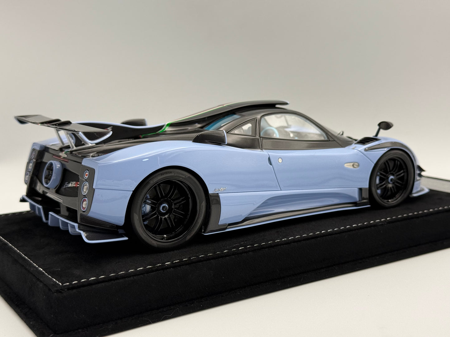 Henson & Heaven 1:18 Pagani Zonda 760RS (Baby Blue)