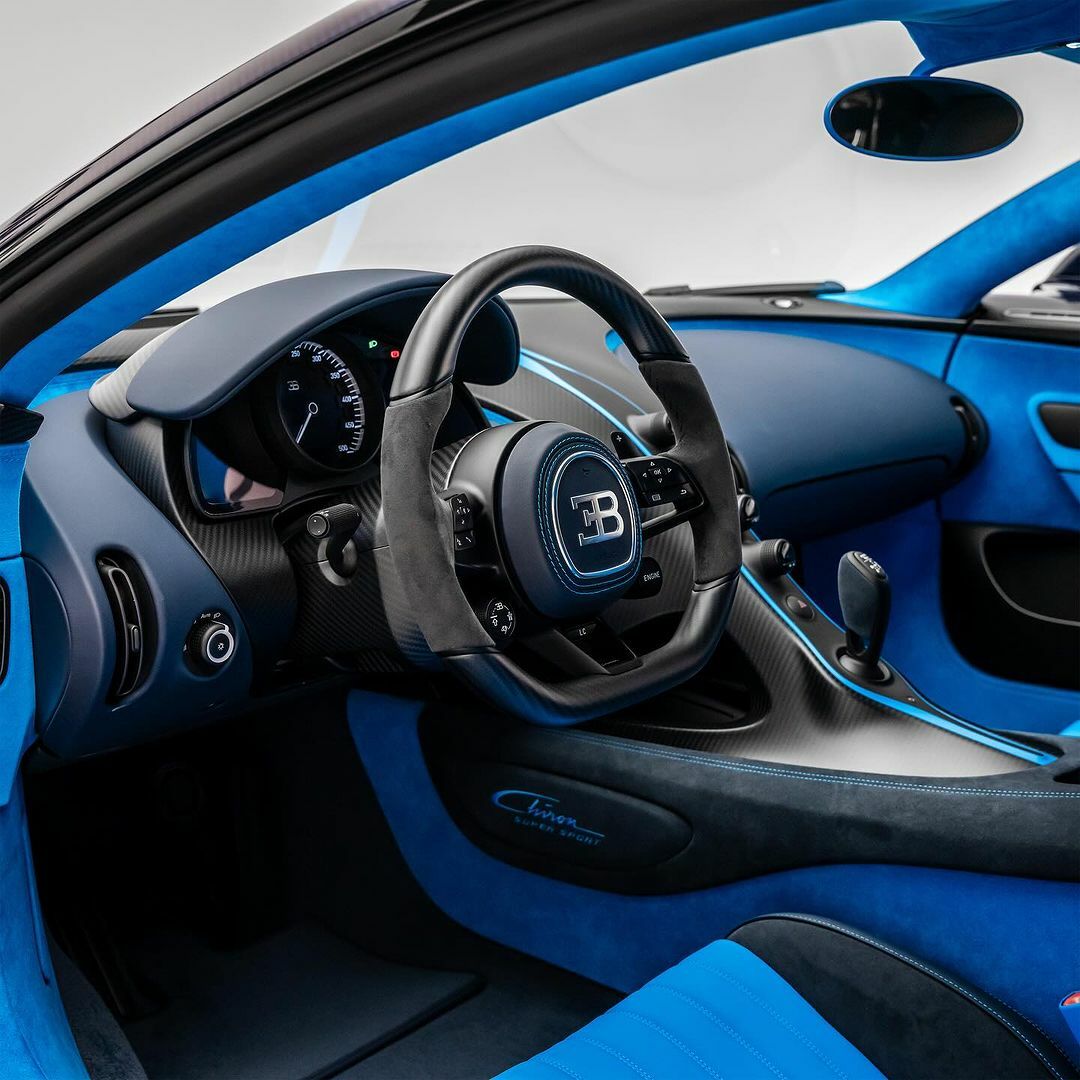 PREORDER HH Model x Miniature Planet 1:18 Bugatti Chiron Super Sport (Royal Blue Carbon) - Exclusive Model