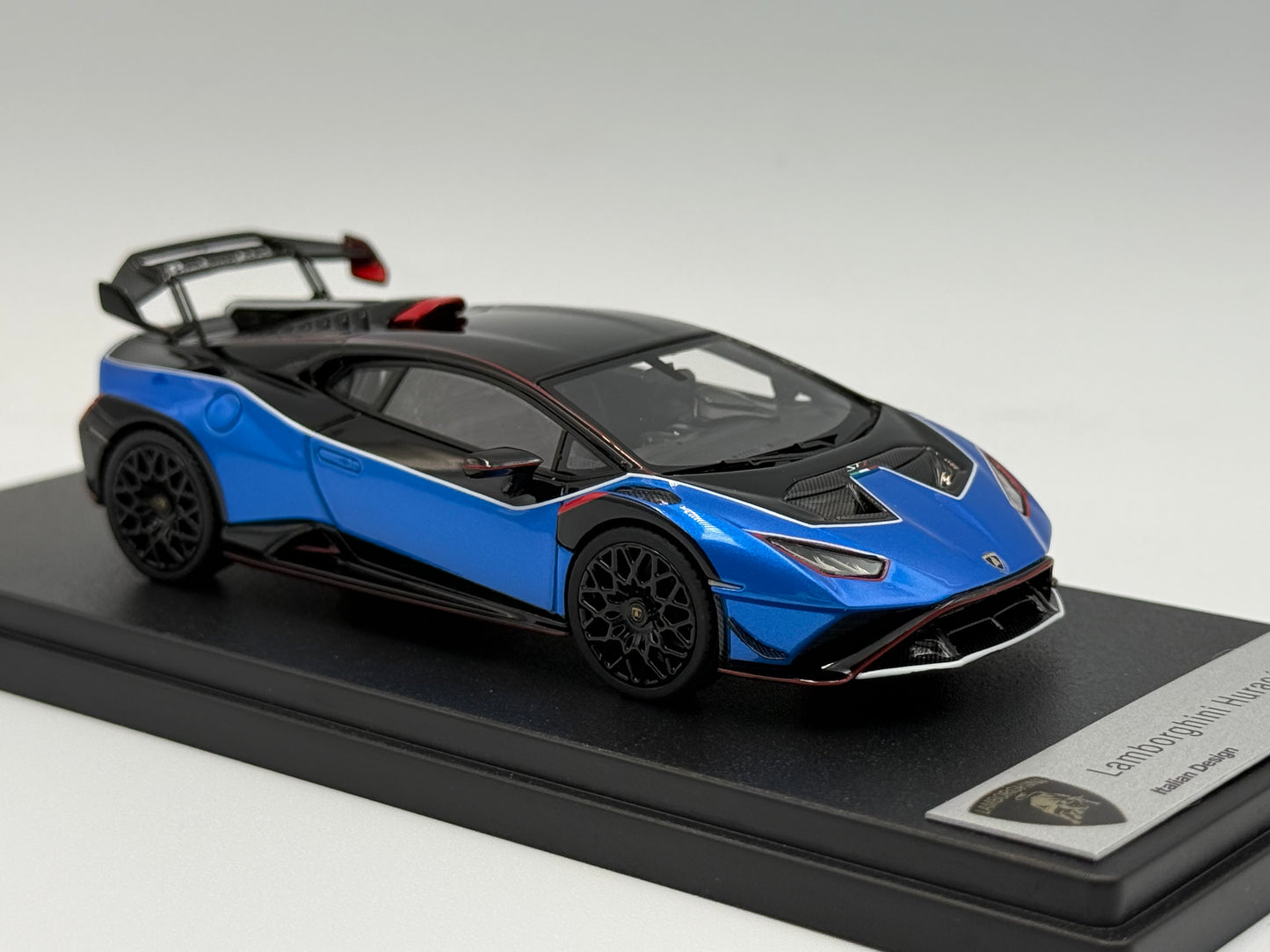 Looksmart 1:43 Lamborghini Huracan STJ (Blu Eliadi)