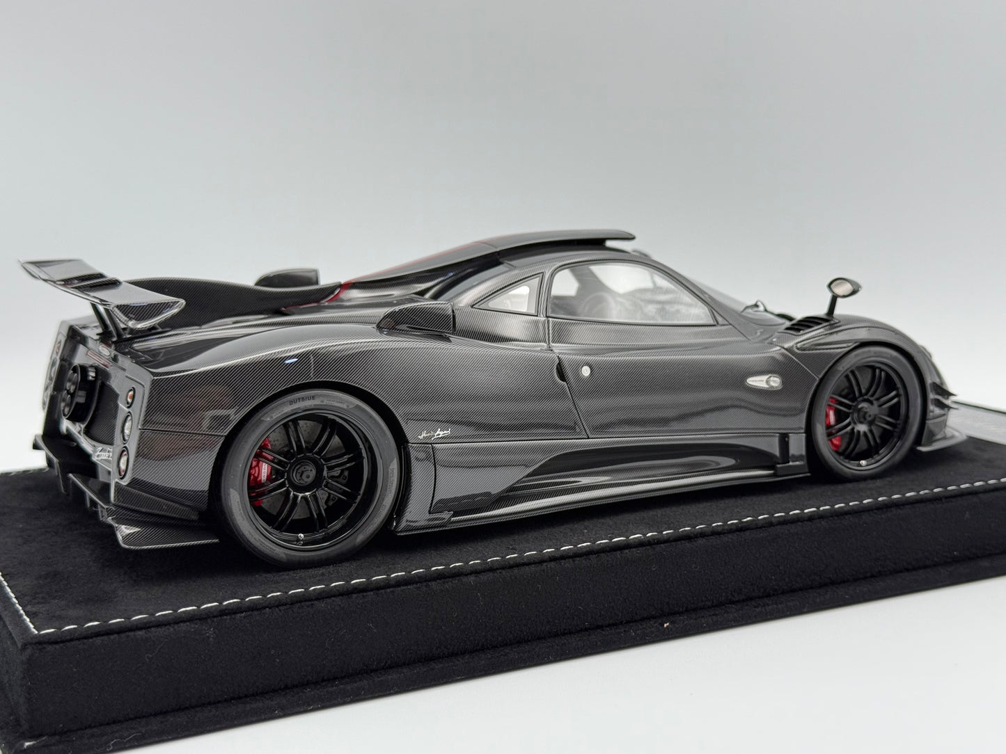 Henson & Heaven 1:18 Pagani Zonda KAQ