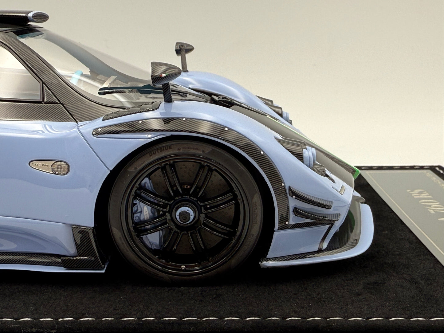 Henson & Heaven 1:18 Pagani Zonda 760RS (Baby Blue)