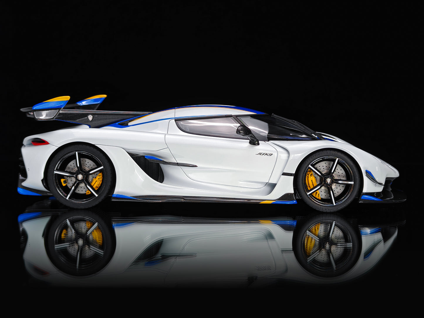 PREORDER Frontiart 1:18 Koenigsegg Jesko (Crystal White)