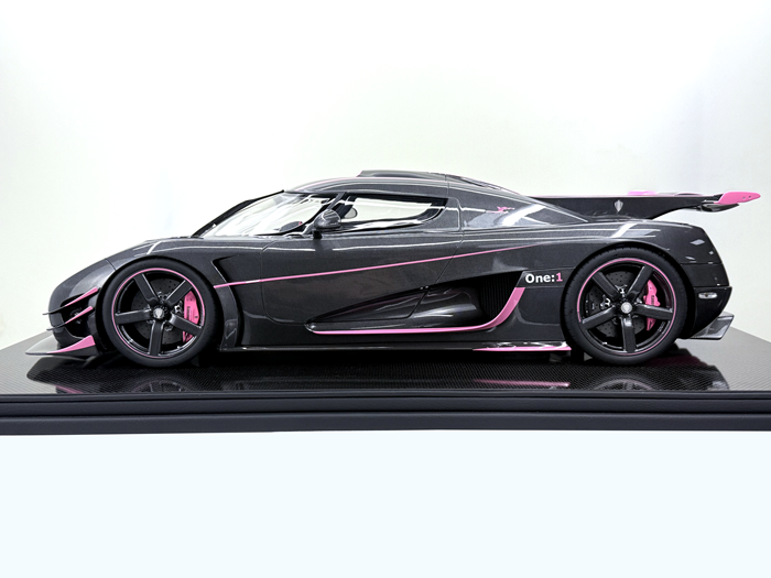 Frontiart 1:8 Koenigsegg One:1 JC (Carbon/Pink)