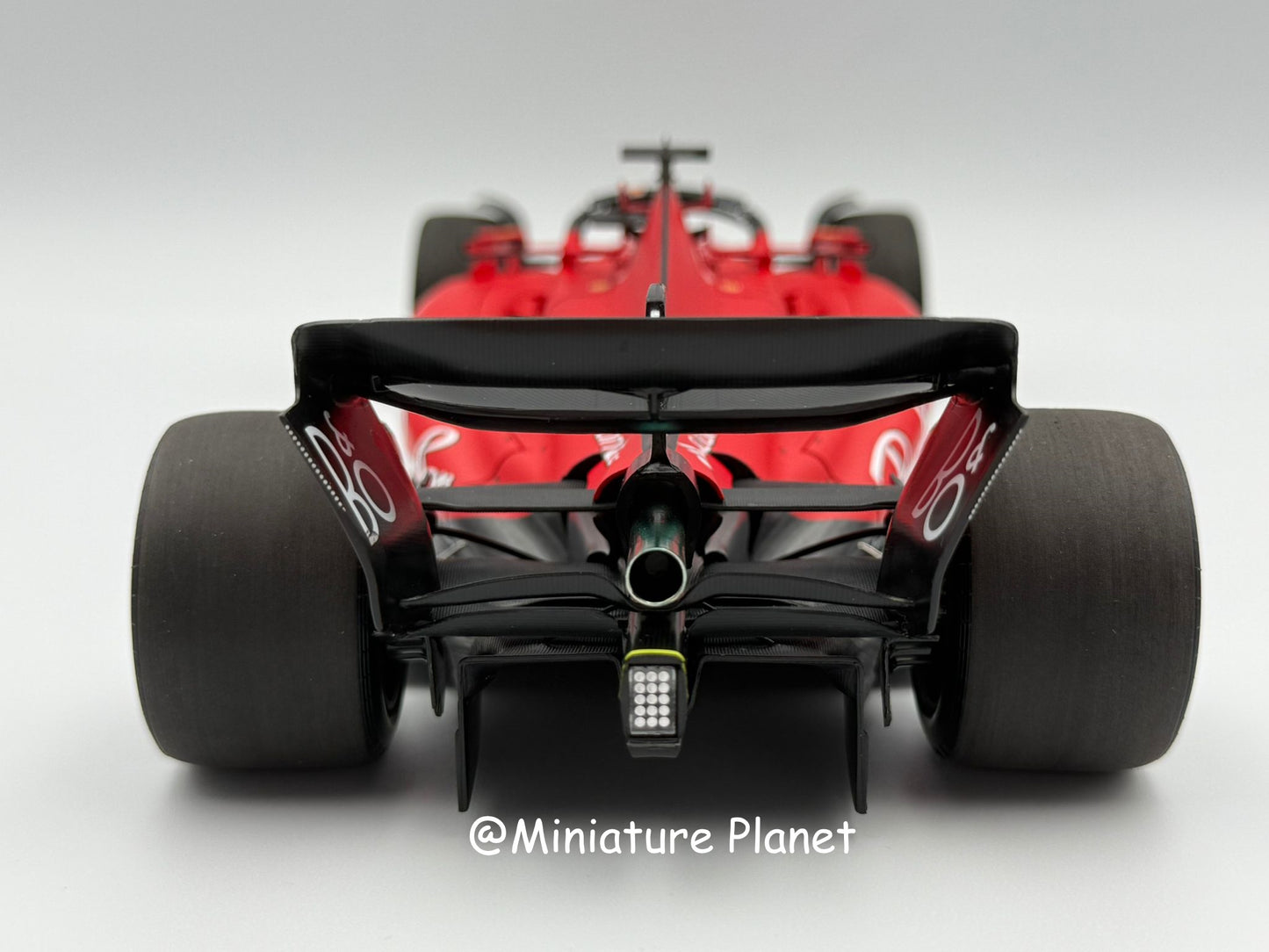 BBR 1:18 Ferrari SF-23 GP Singapore Marina Bay 2023
