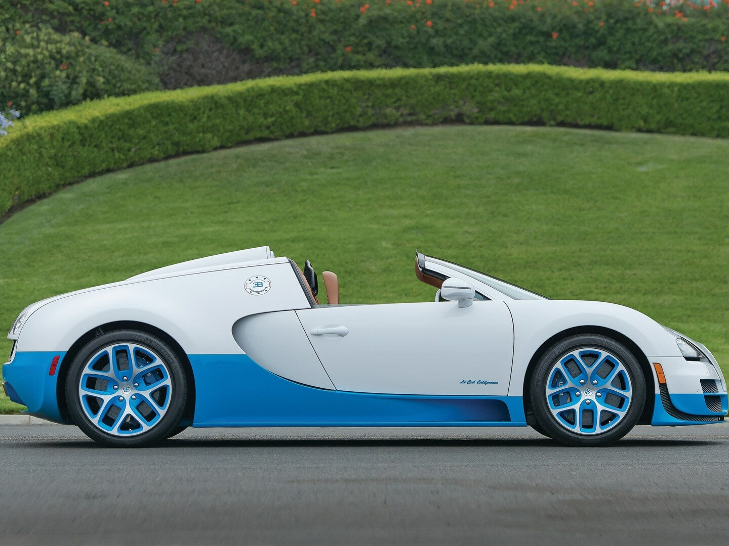 PREORDER 1:18 Bugatti Veyron 16.4 Grand Sport Vitesse 'Le Ciel Californien'
