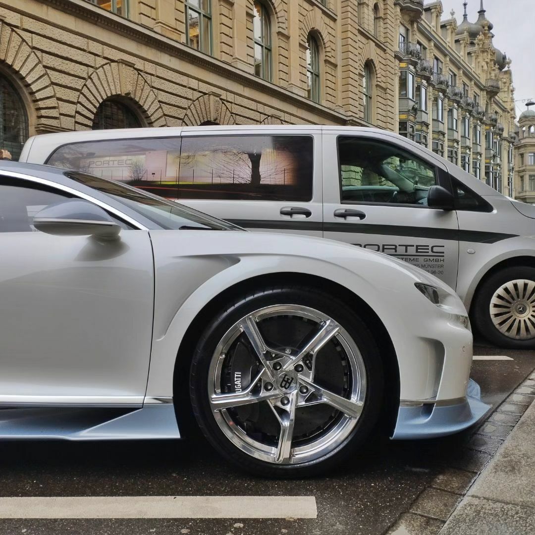 PREORDER HH Model x Miniature Planet 1:18 Bugatti Chiron Super Sport 'Le Muguet' (Exclusive Model)