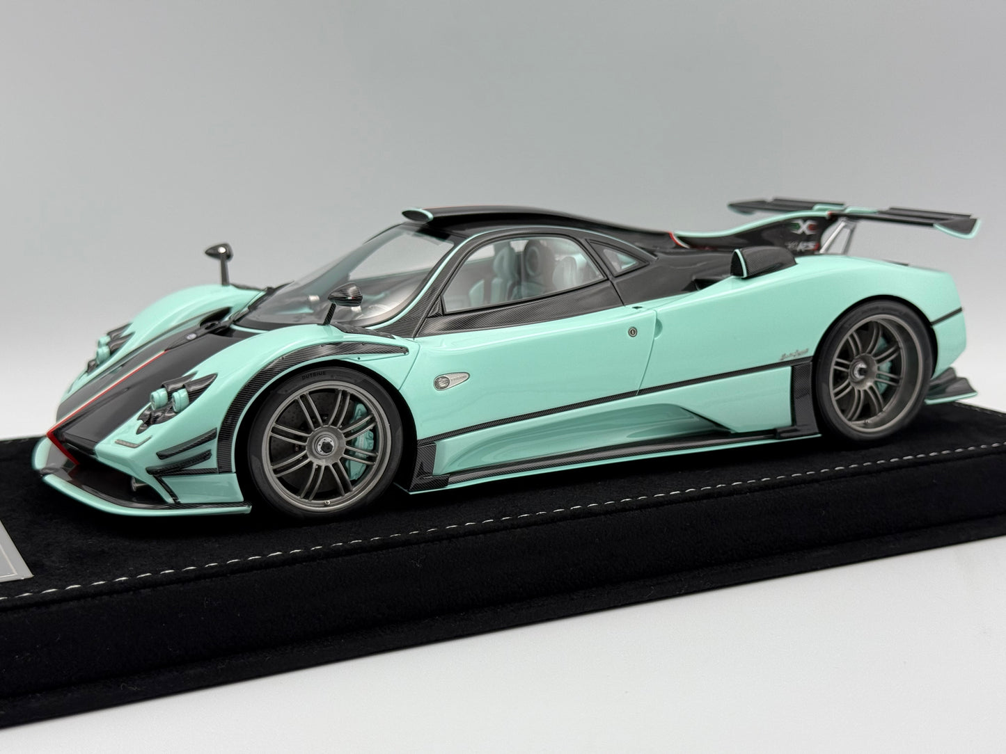 Henson & Heaven 1:18 Pagani Zonda 760 RSJX