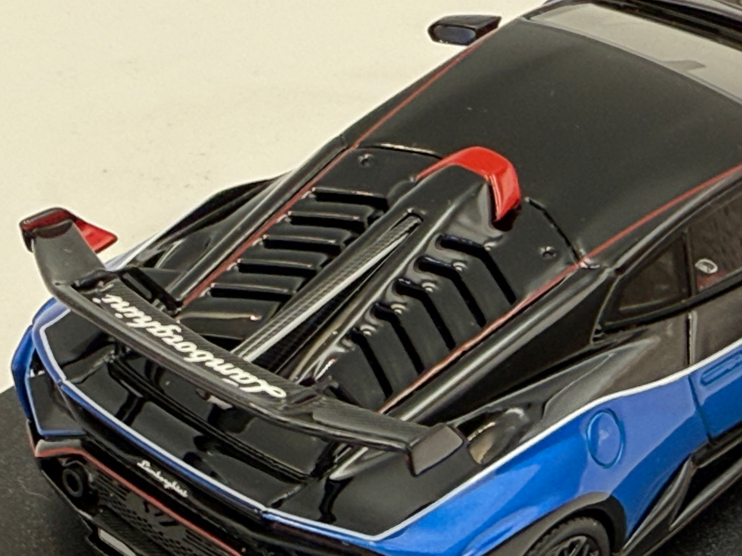 Looksmart 1:43 Lamborghini Huracan STJ (Blu Eliadi)