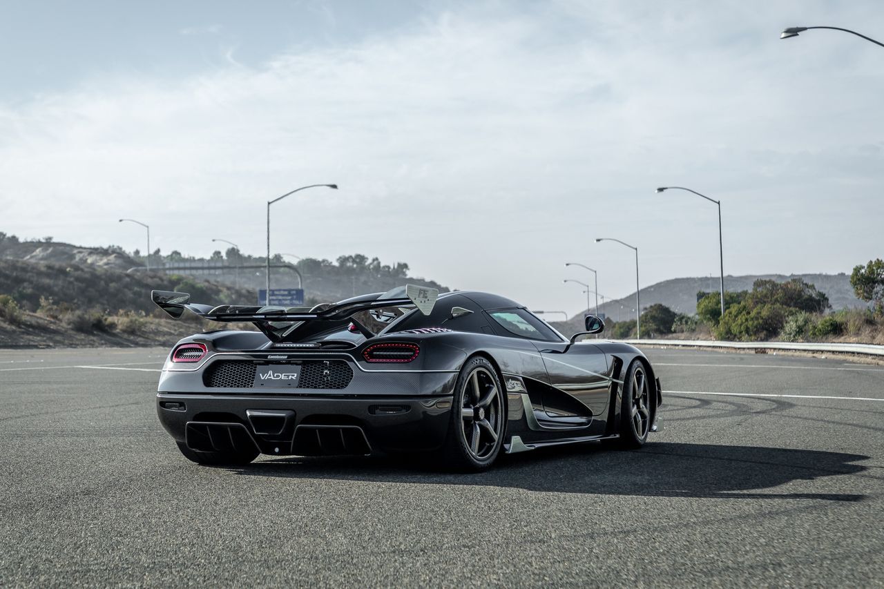 PREORDER VMB x Miniature Planet 1:18 Koenigsegg Agera RS Final Edition - Vader