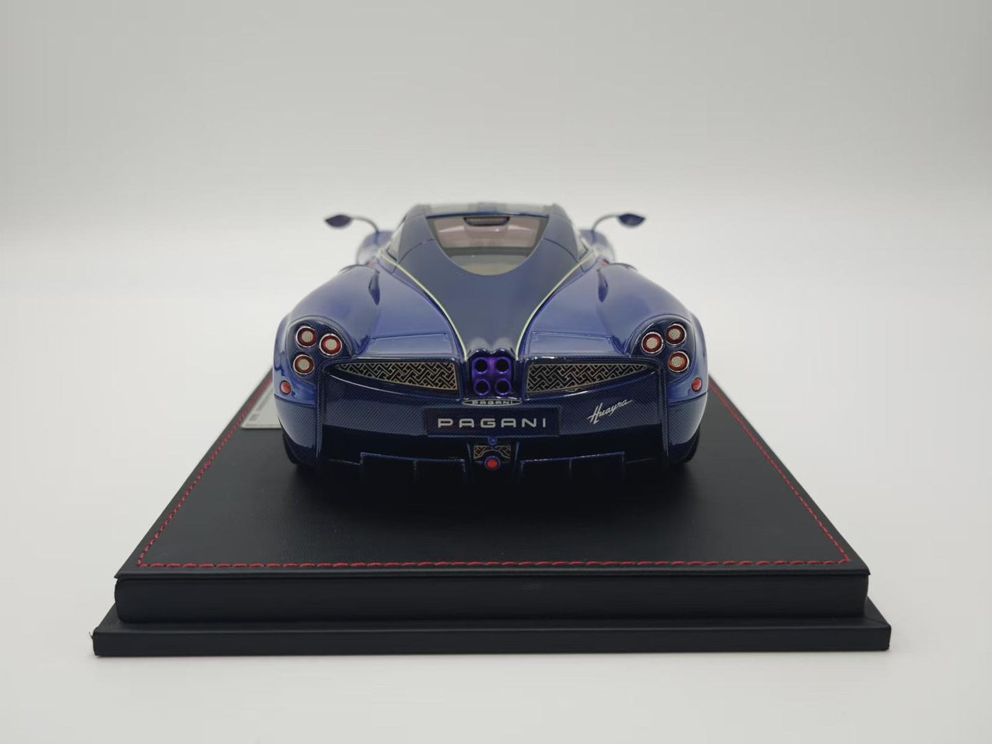 [PRE-ORDER] GL Models 1:18 Pagani Huayra (Blue Carbon)