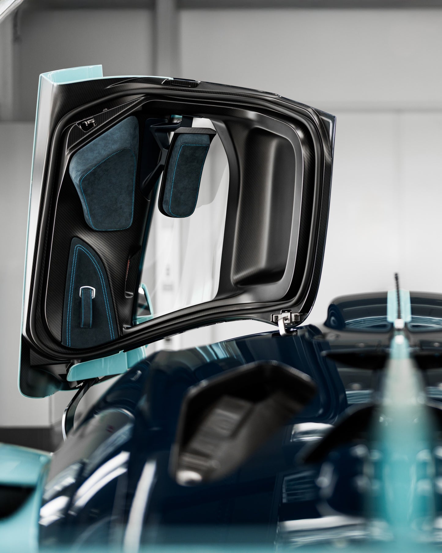 Henson & Heaven 1:18 Bugatti Bolide (Tiffany Blue)