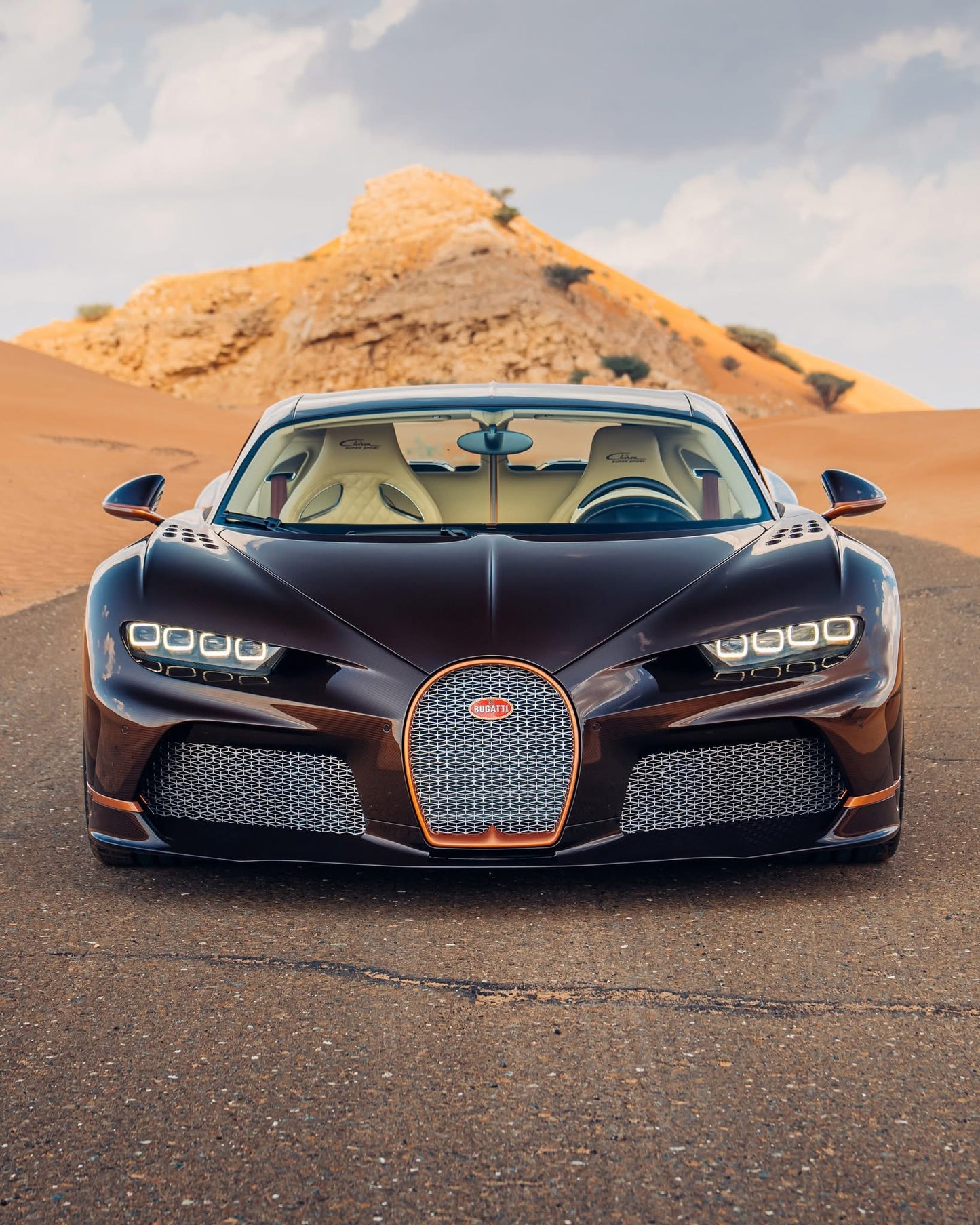PREORDER Henson & Heaven 1:18 Bugatti Chiron Super Sport (Brown Carbon Fiber)