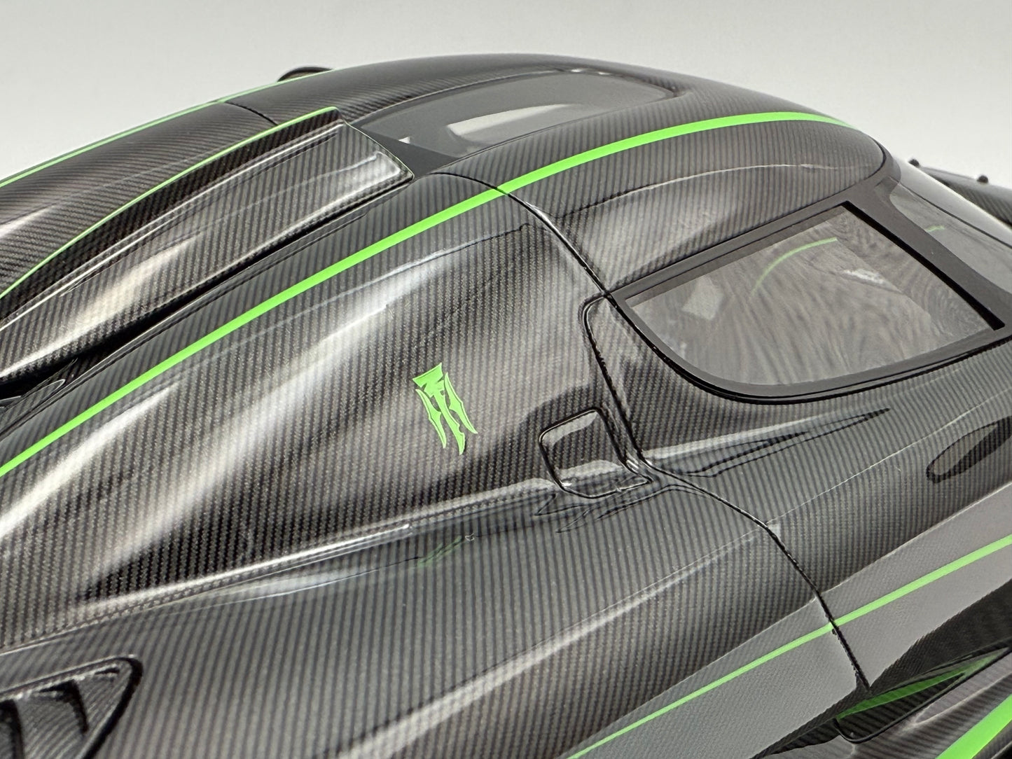 VMB 1:18 Koenigsegg Agera R+ (Carbon Fiber/Green)