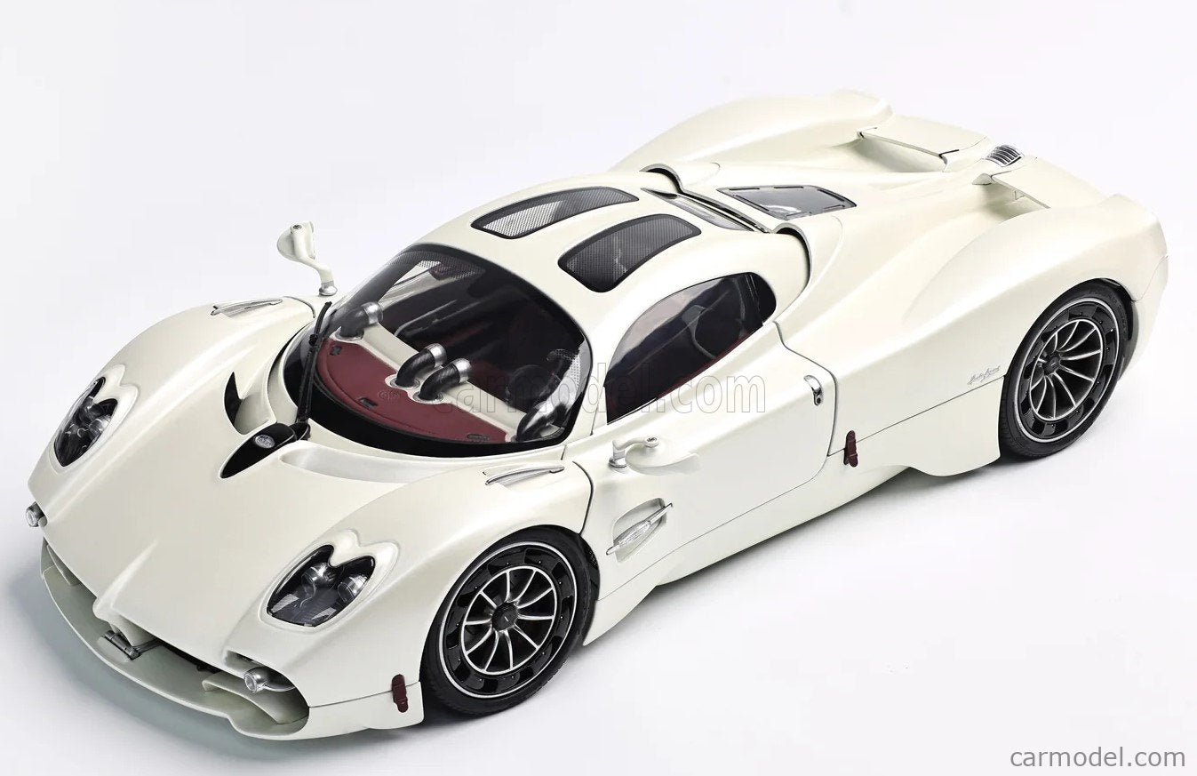 PREORDER LCD 1:18 Pagani Utopia