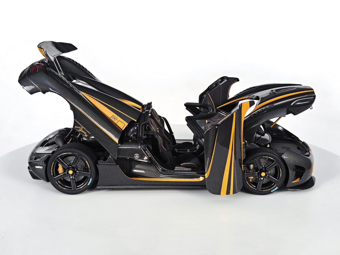 [PRE-ORDER] Frontiart 1:18 Koenigsegg Agera S Hundra
