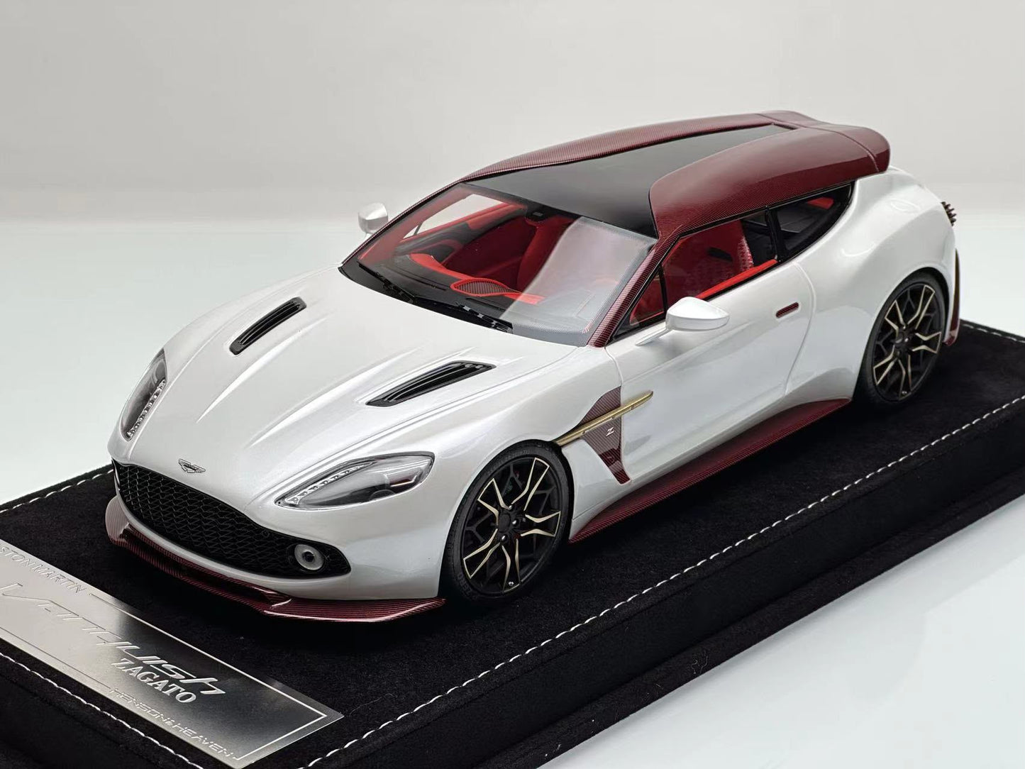 PREORDER Henson & Heaven 1:18 Aston Martin Vanquish Zagato