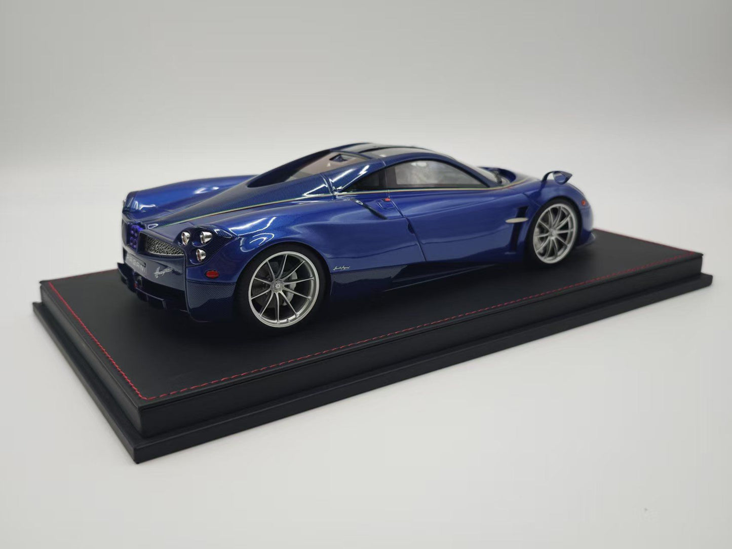 [PRE-ORDER] GL Models 1:18 Pagani Huayra (Blue Carbon)