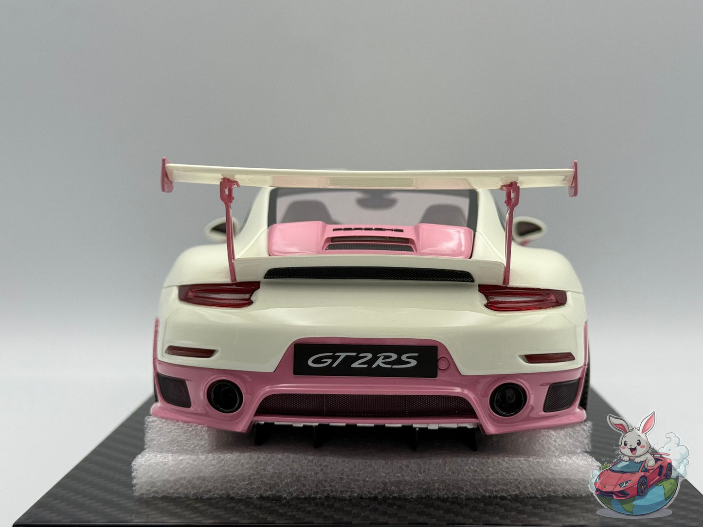 Ultra Unique x Runner 1:18 Porsche 911 GT2 RS (White/Pink - Glow)