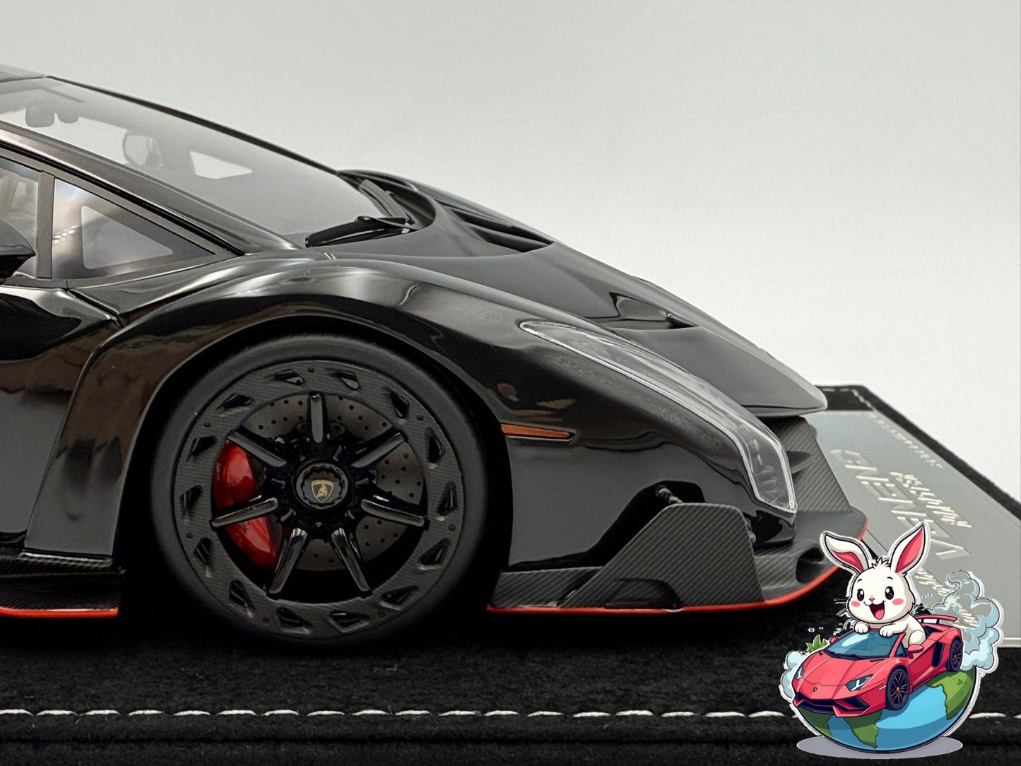 Henson & Heaven 1:18 Lamborghini Veneno Roadster (Diamond Black)