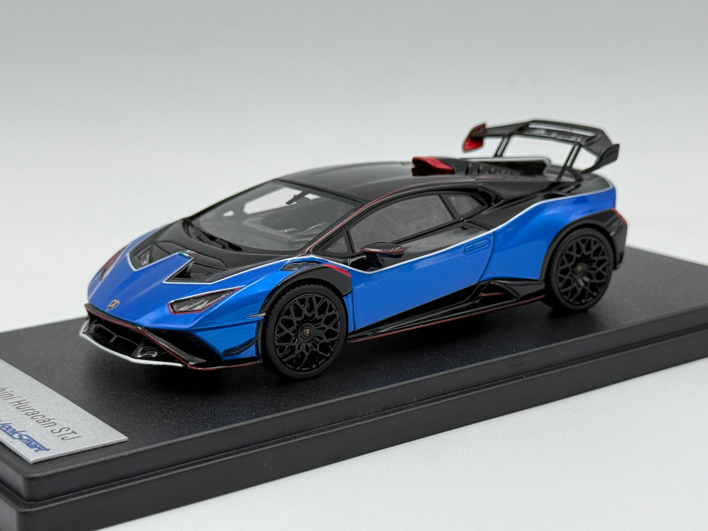Looksmart 1:43 Lamborghini Huracan STJ (Blu Eliadi)