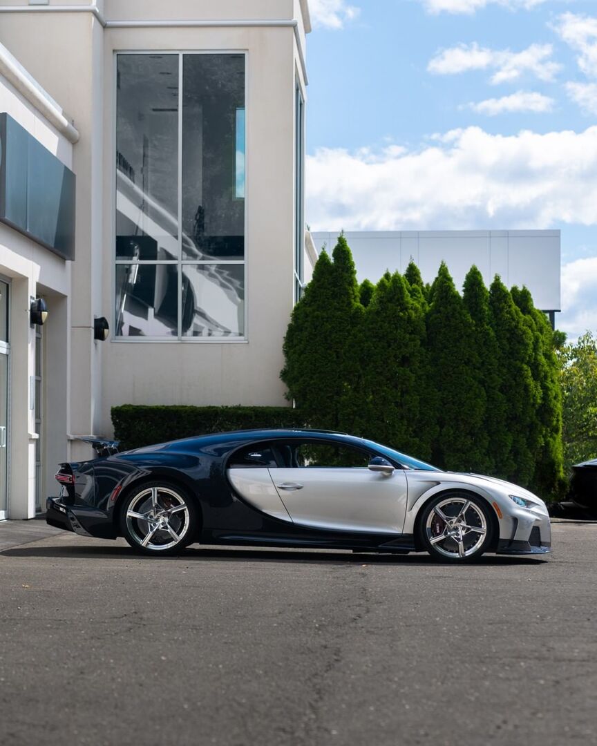 PREORDER 1:18  Bugatti Chiron Super Sport (Royal Blue Carbon Fiber/Argent)