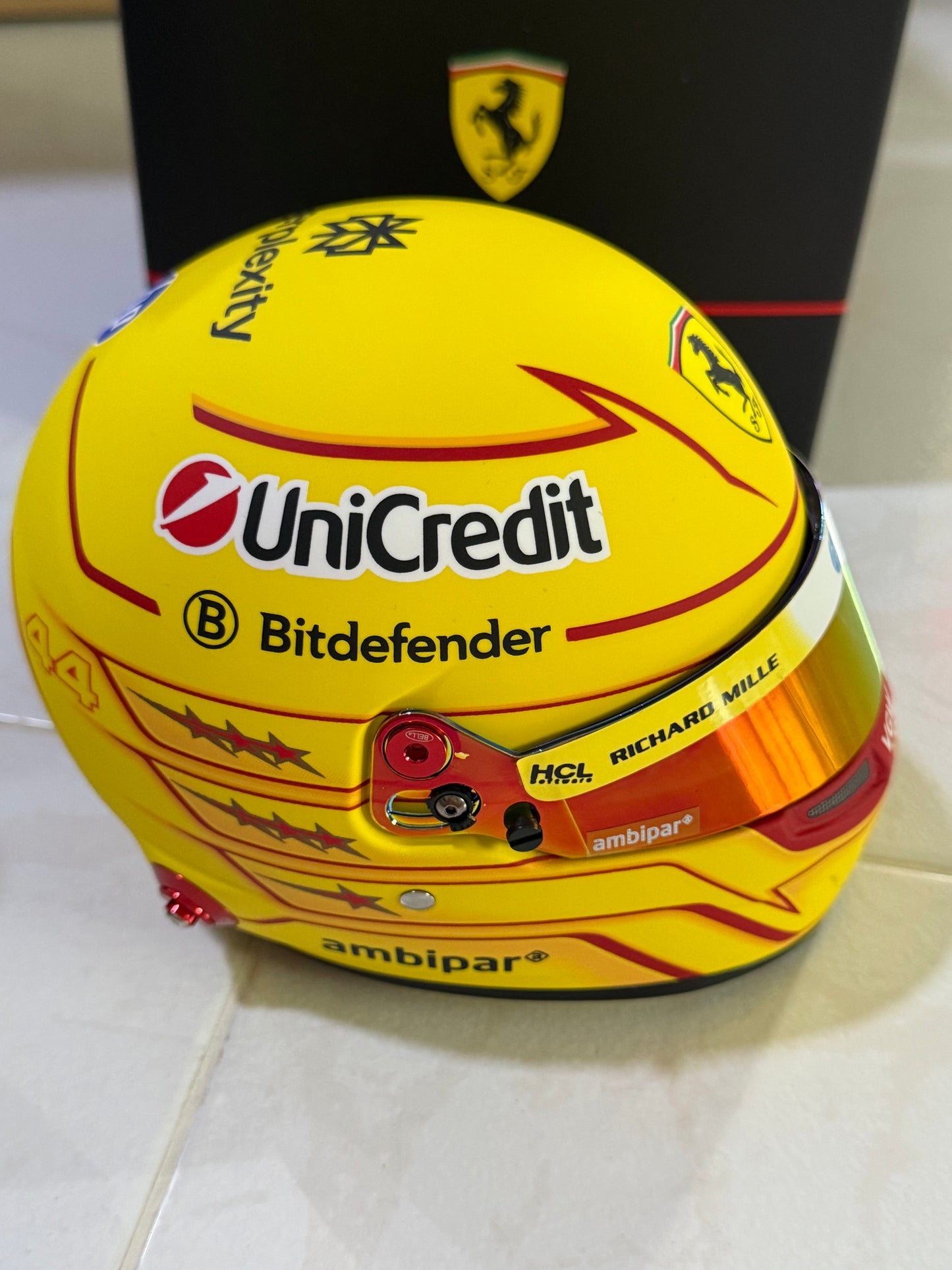 Bell 1:2 Mini Helmet Season 2025 - Lewis Hamilton