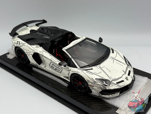 Ultra Unique x Runner 1:18 Lamborghini Aventador SVJ 'Manga-Marker' - Glow