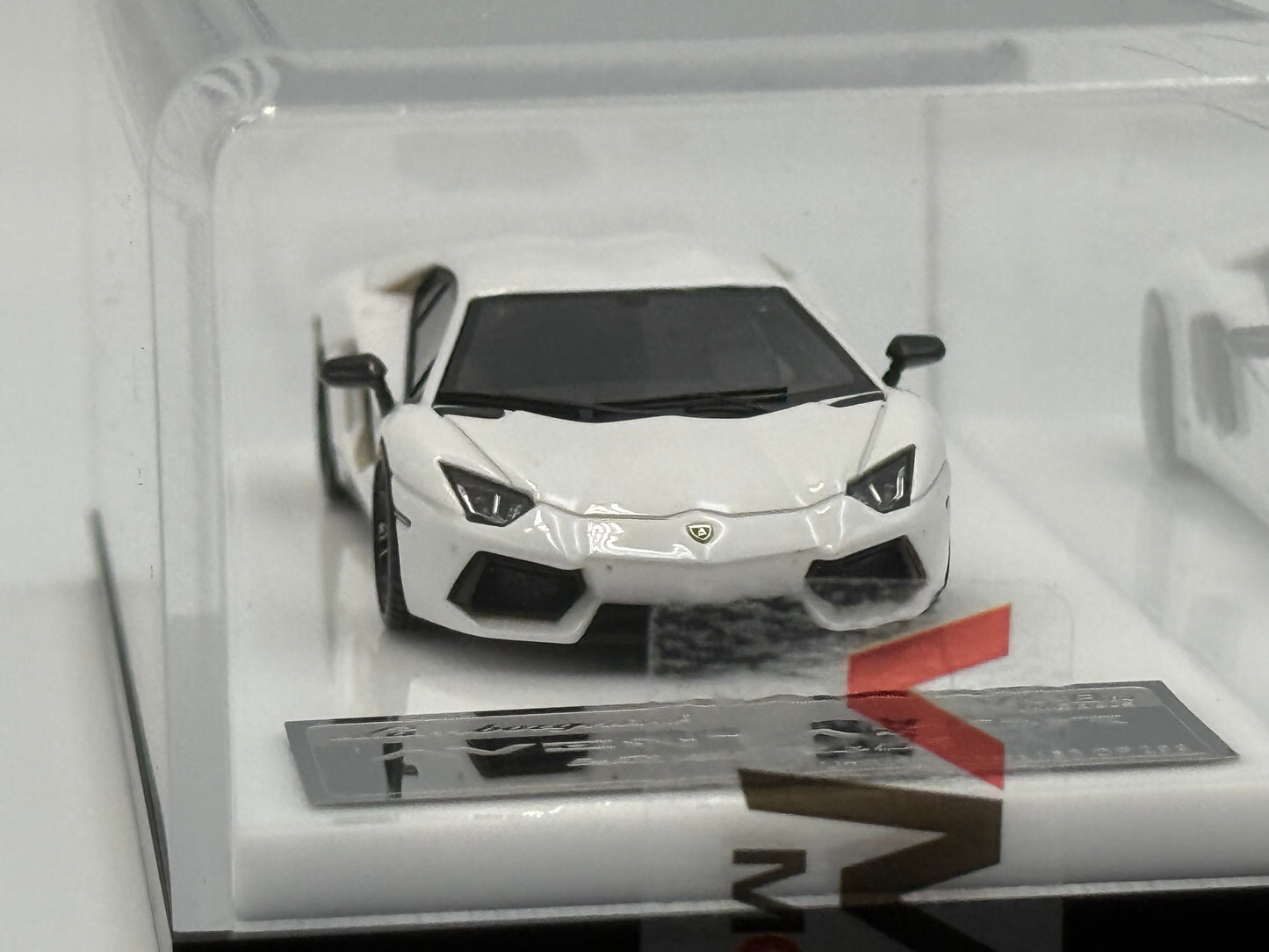 VMB 1:64 Lamborghini Aventador LP700-4 (White)