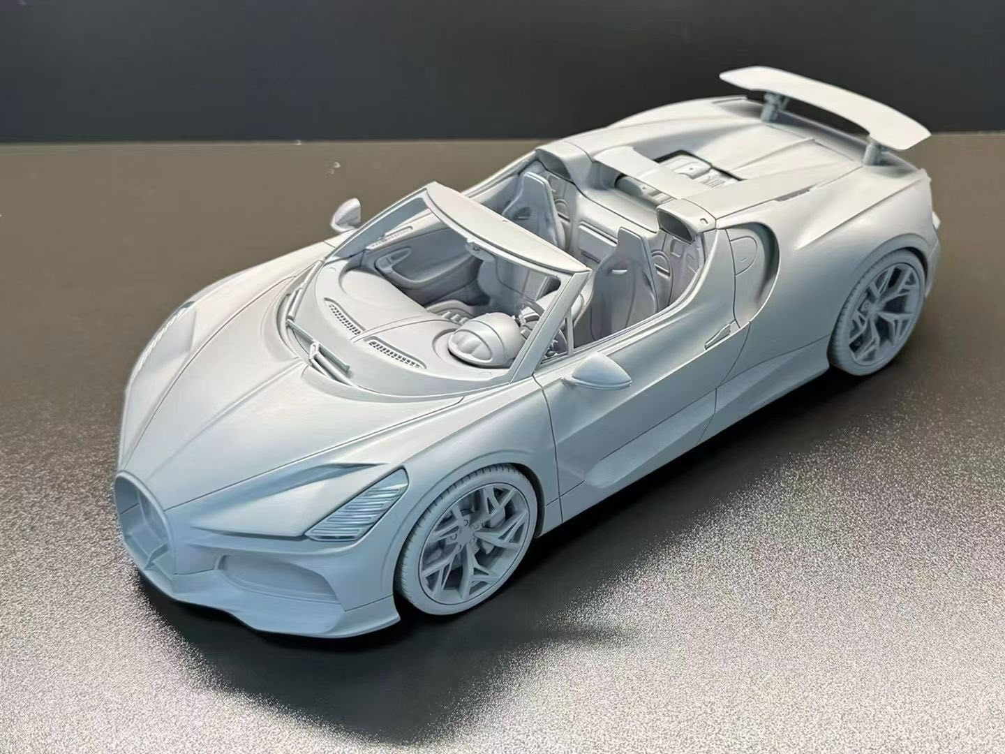 PREORDER Henson & Heaven 1:18 Bugatti Mistral W16