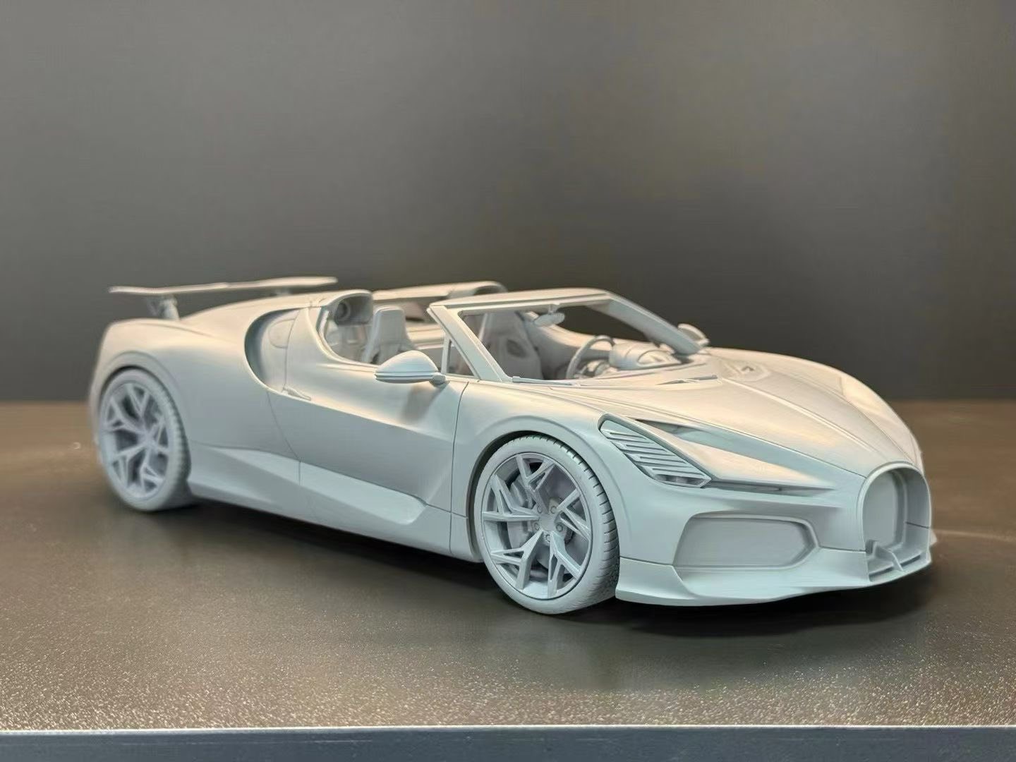 PREORDER Henson & Heaven 1:18 Bugatti Mistral W16