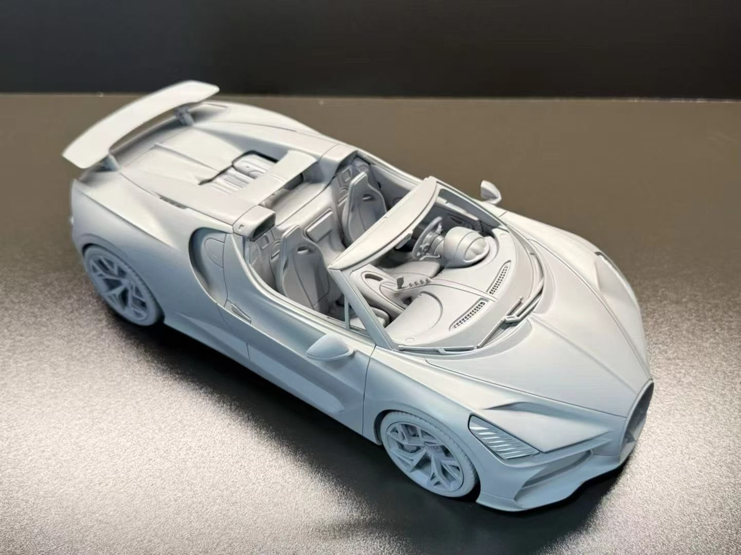 PREORDER Henson & Heaven 1:18 Bugatti Mistral W16