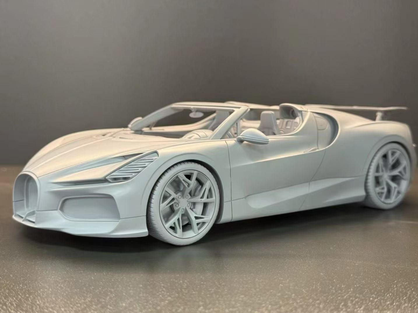 PREORDER Henson & Heaven 1:18 Bugatti Mistral W16