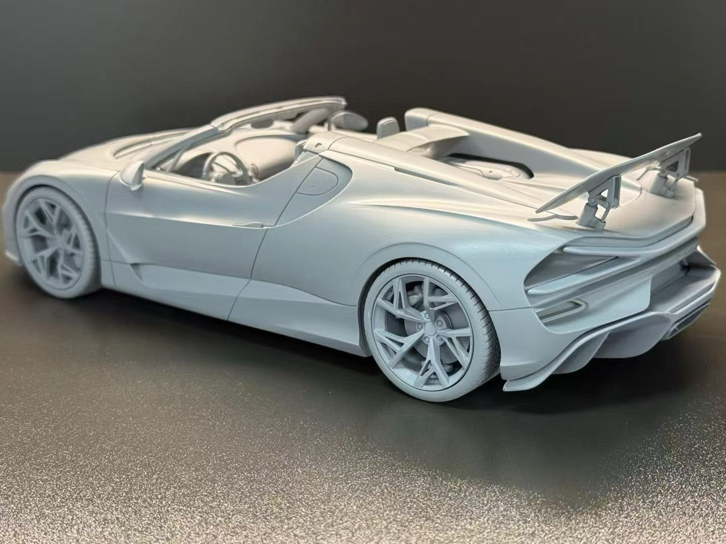 PREORDER Henson & Heaven 1:18 Bugatti Mistral W16