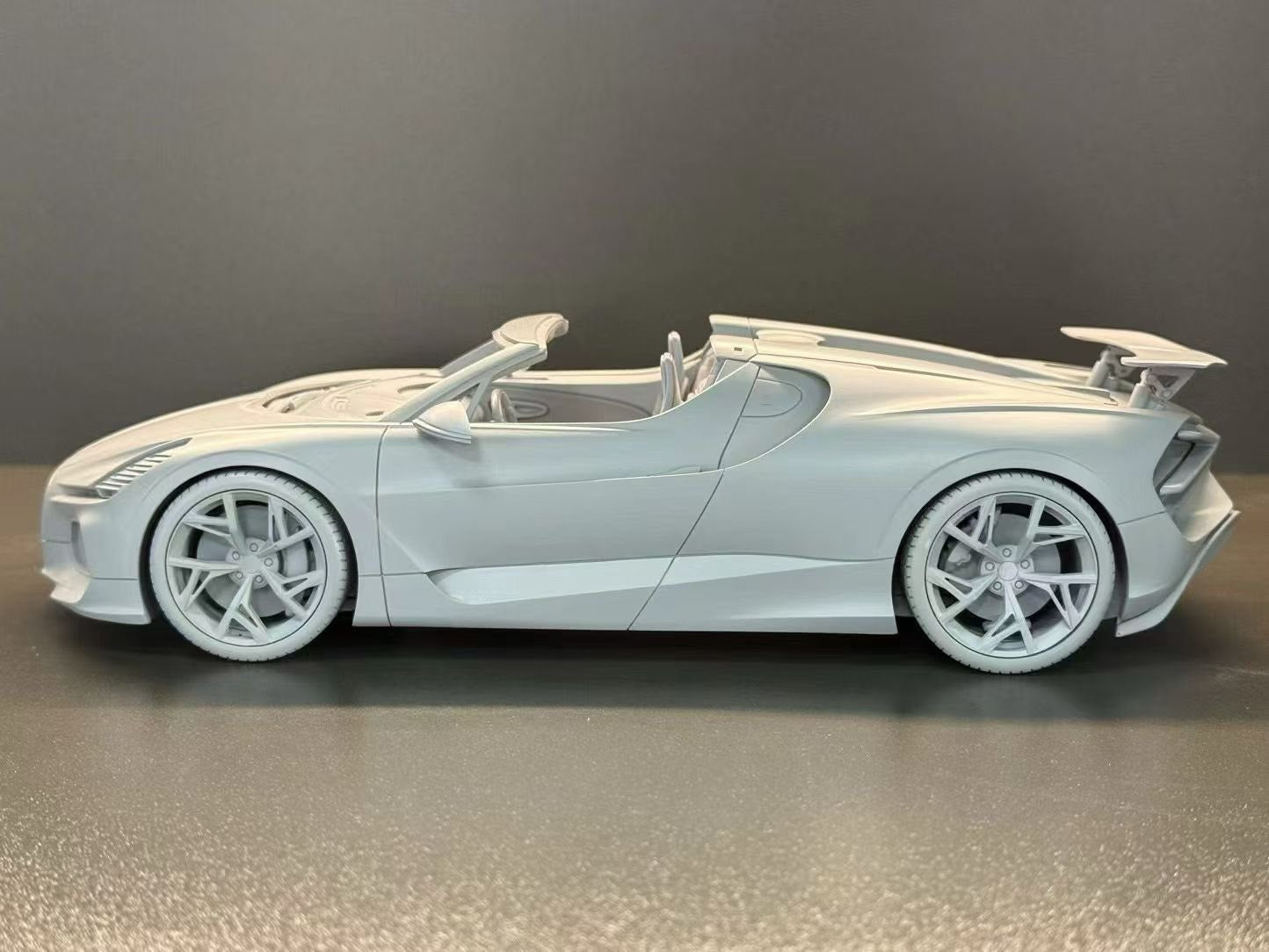 PREORDER Henson & Heaven 1:18 Bugatti Mistral W16