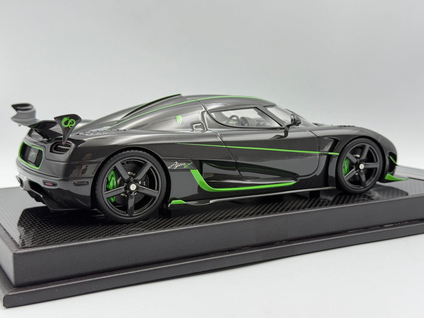 VMB 1:18 Koenigsegg Agera R+ (Carbon Fiber/Green)