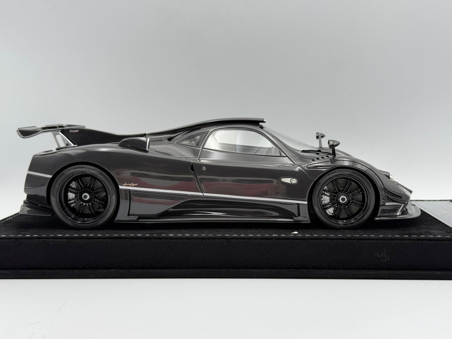 Henson & Heaven 1:18 Pagani Zonda 760RS