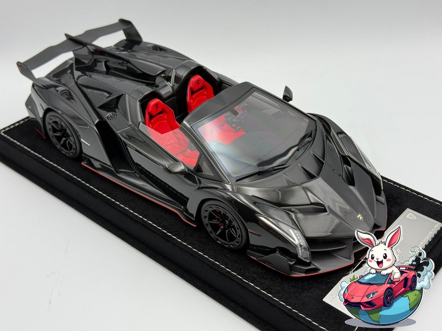 Henson & Heaven 1:18 Lamborghini Veneno Roadster (Diamond Black)