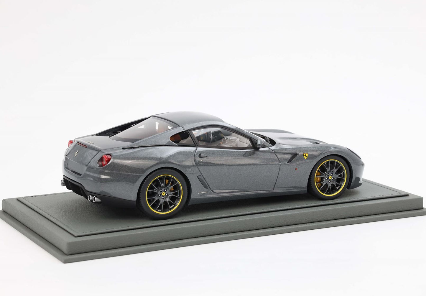 PREORDER BBR 1:18 Ferrari 599 GTB Fiorano 2006 (Automatic Gear) - Grigio Silverstone